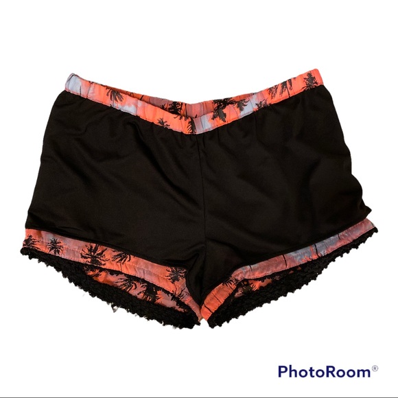 Vanilla star shorts with palm tree theme size medium - Picture 7 of 9